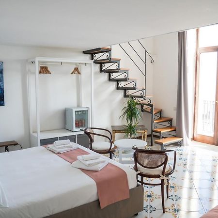Le Stanze Di Sissi - Luxury Suites เนเปิลส์ ภายนอก รูปภาพ