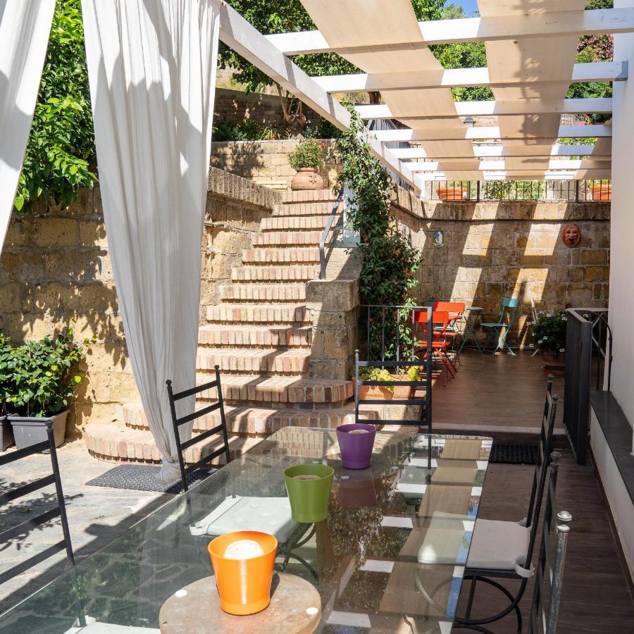 Le Stanze Di Sissi - Luxury Suites เนเปิลส์ ภายนอก รูปภาพ