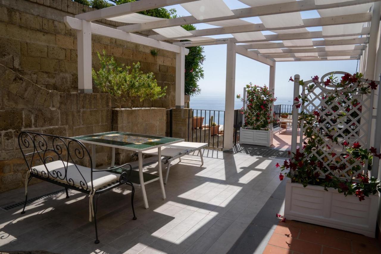 Le Stanze Di Sissi - Luxury Suites เนเปิลส์ ภายนอก รูปภาพ