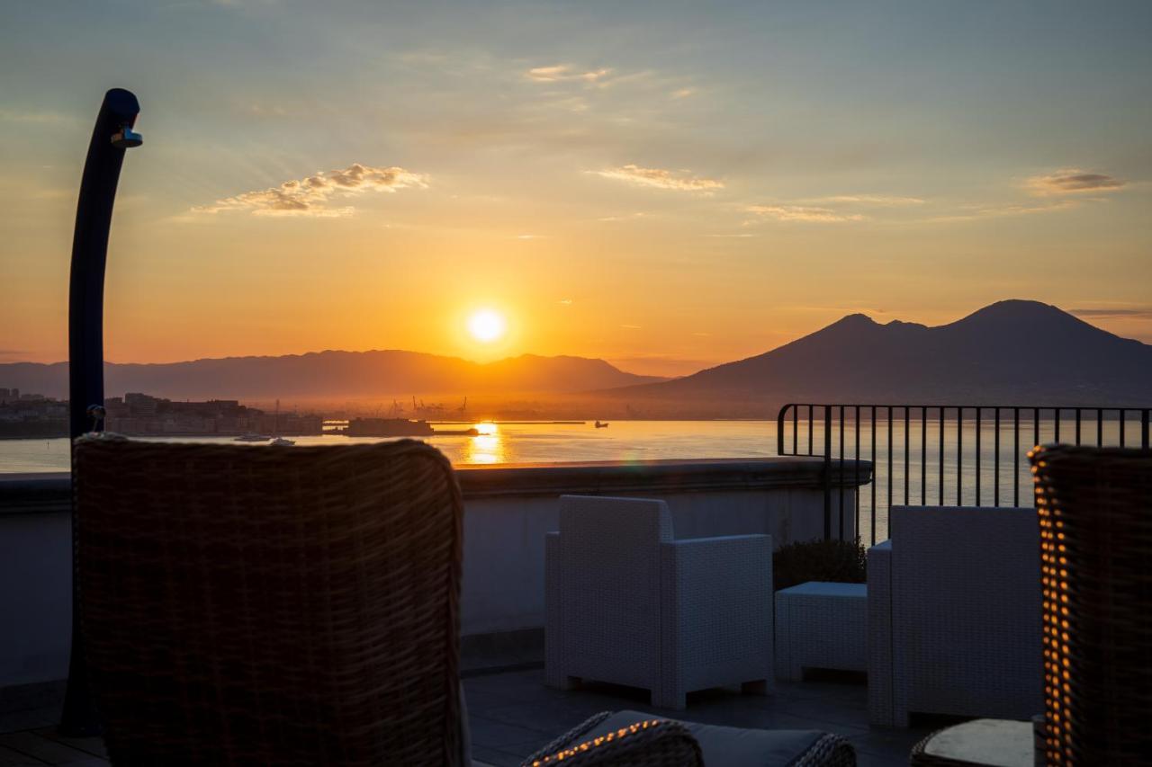 Le Stanze Di Sissi - Luxury Suites เนเปิลส์ ภายนอก รูปภาพ