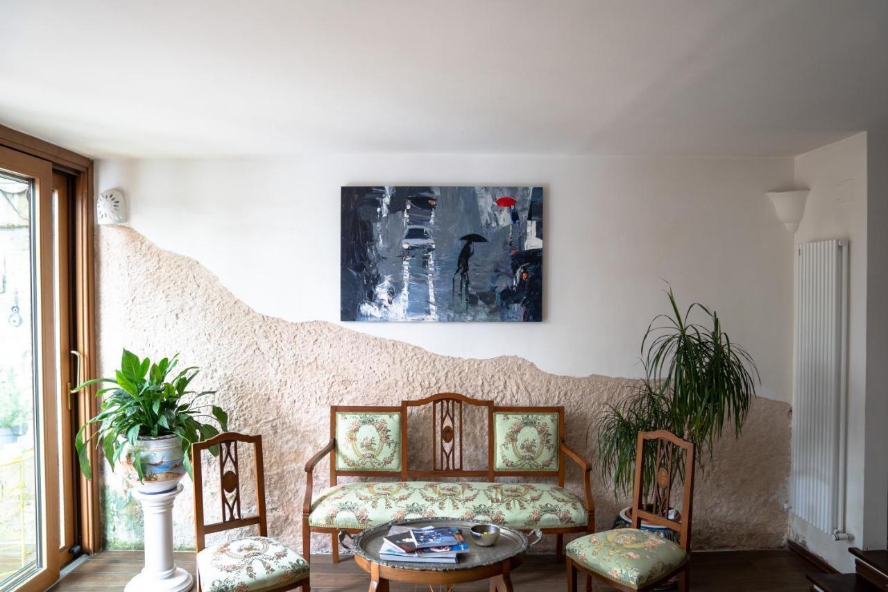 Le Stanze Di Sissi - Luxury Suites เนเปิลส์ ภายนอก รูปภาพ