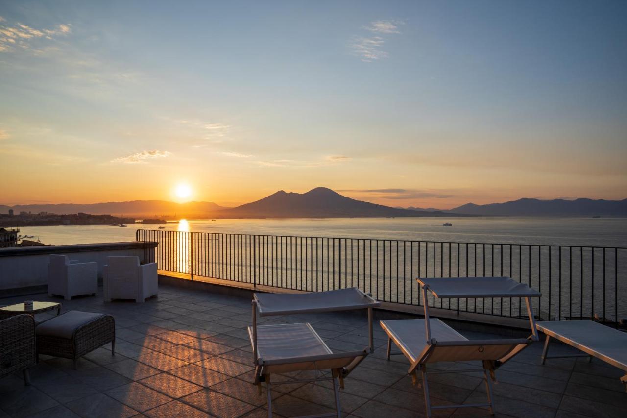 Le Stanze Di Sissi - Luxury Suites เนเปิลส์ ภายนอก รูปภาพ