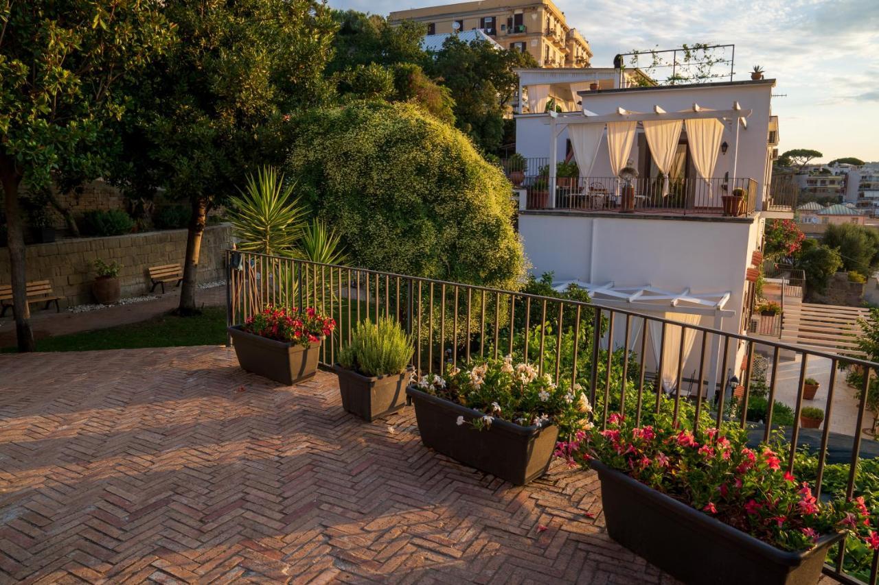 Le Stanze Di Sissi - Luxury Suites เนเปิลส์ ภายนอก รูปภาพ