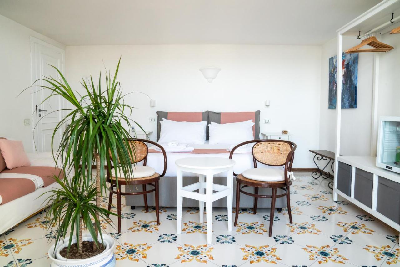 Le Stanze Di Sissi - Luxury Suites เนเปิลส์ ภายนอก รูปภาพ